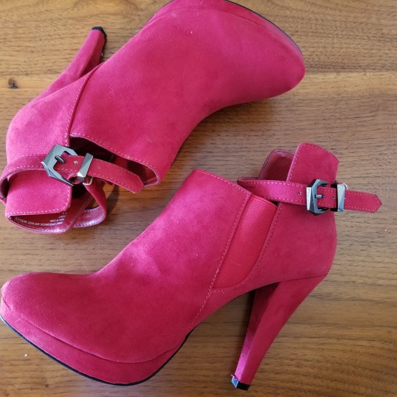 Diba Red Platform Ankle Boot * Never Worn * - Picture 7 of 13